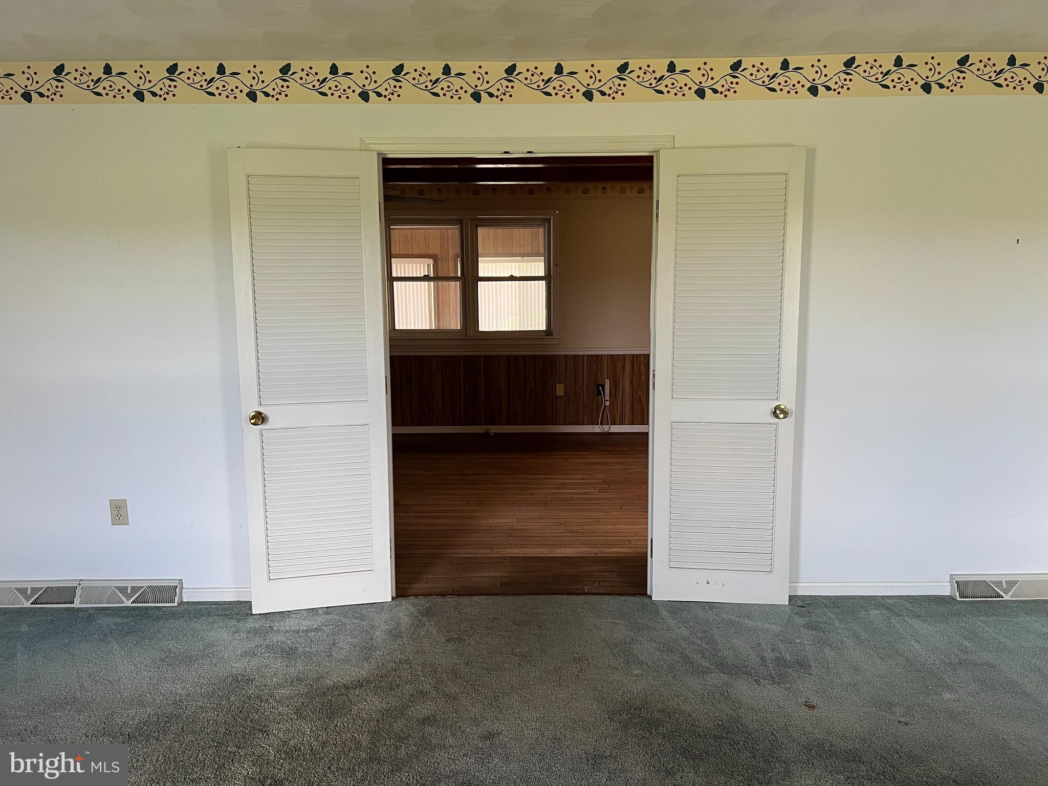 WINDSOR FARMS - Residential