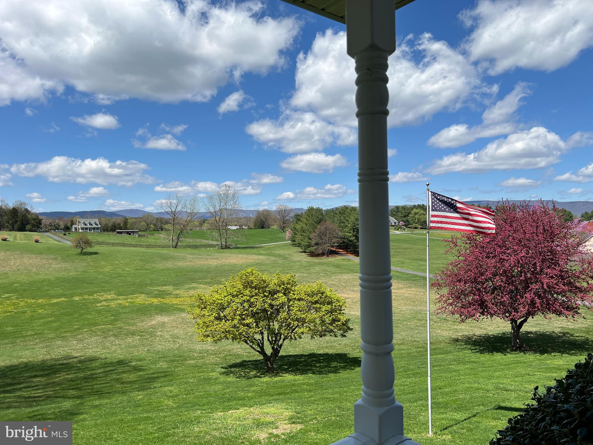 WINDSOR FARMS - Residential