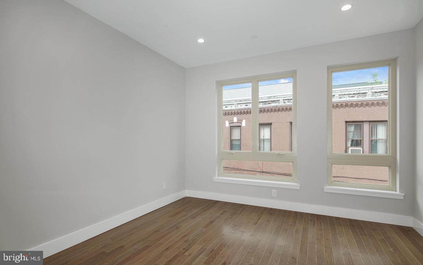 POINT BREEZE - Residential