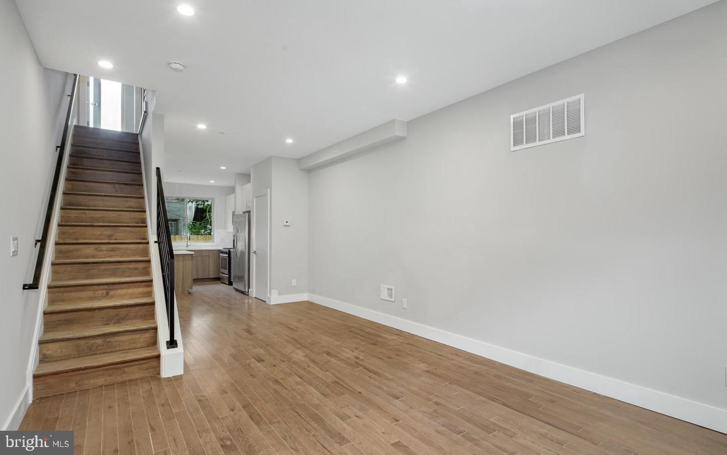 POINT BREEZE - Residential