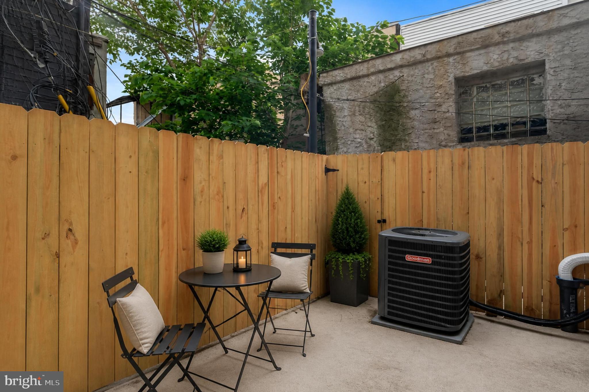 POINT BREEZE - Residential