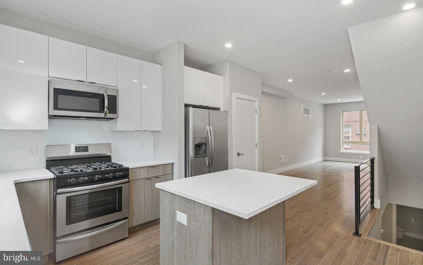 POINT BREEZE - Residential