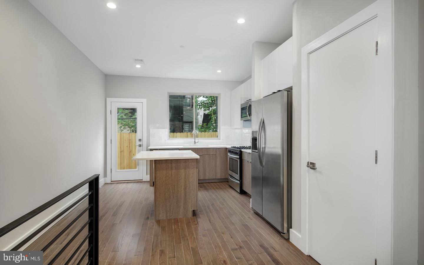 POINT BREEZE - Residential