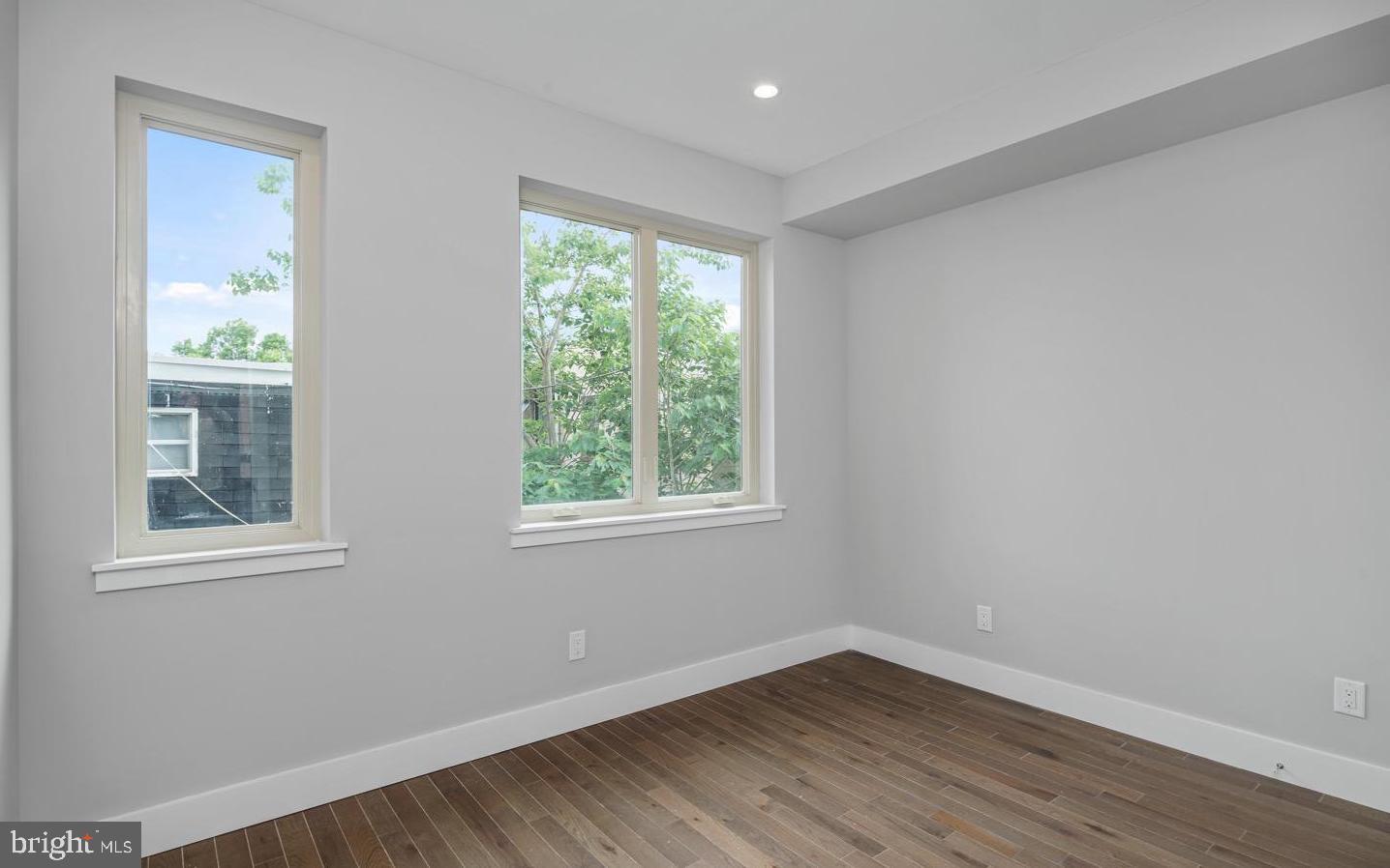 POINT BREEZE - Residential