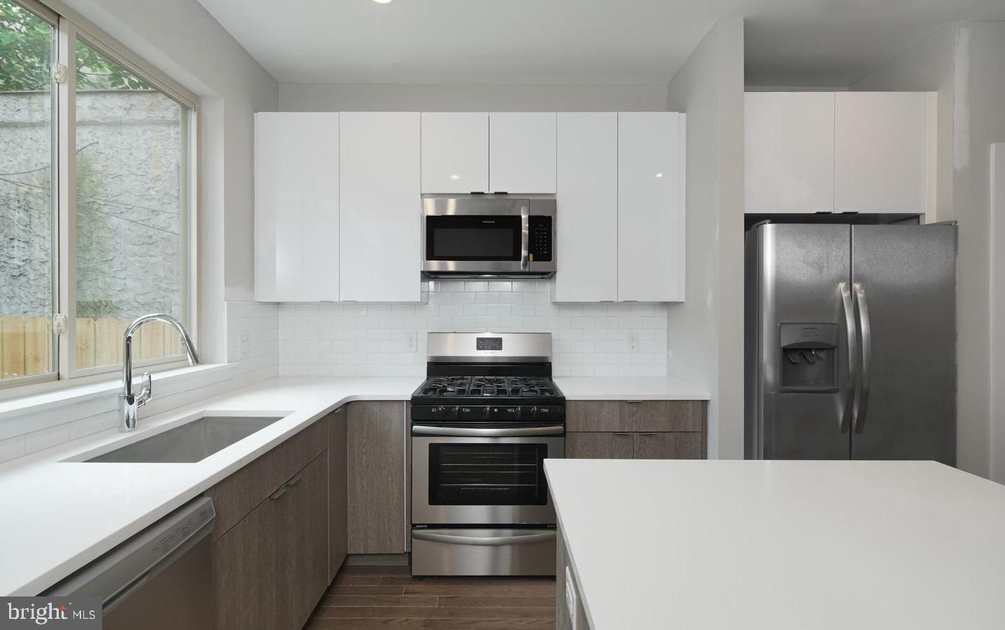 POINT BREEZE - Residential