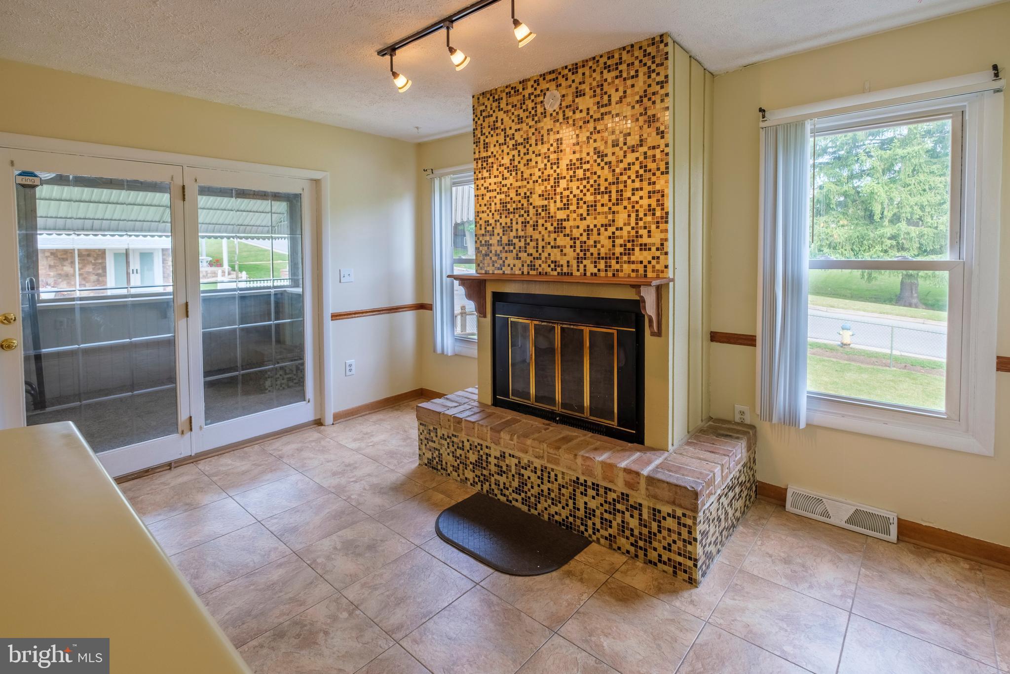 FAIRVIEW - Residential