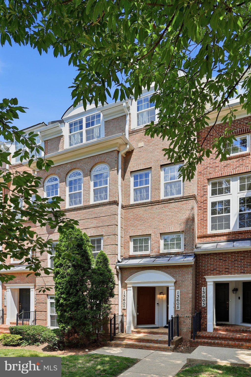 BUCKINGHAM STATION - Residential