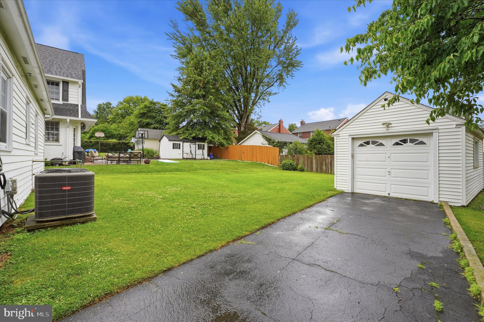 MERWOOD PARK - Residential