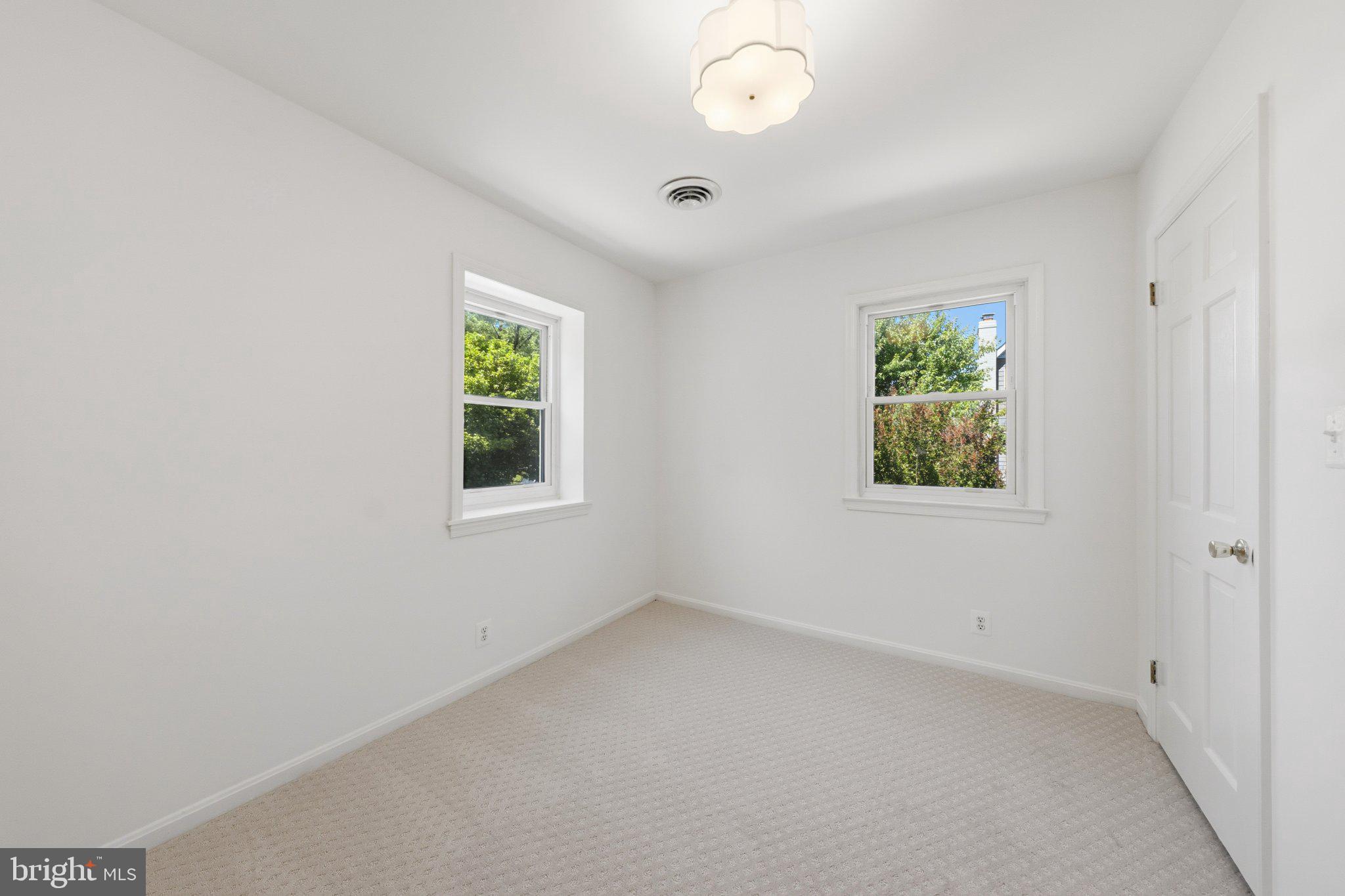 KENSINGTON ESTATES - Residential