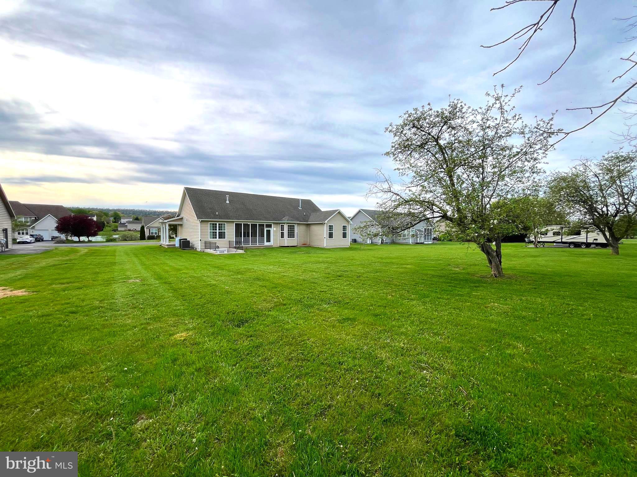 APPLE KNOLLS ESTATES - Residential
