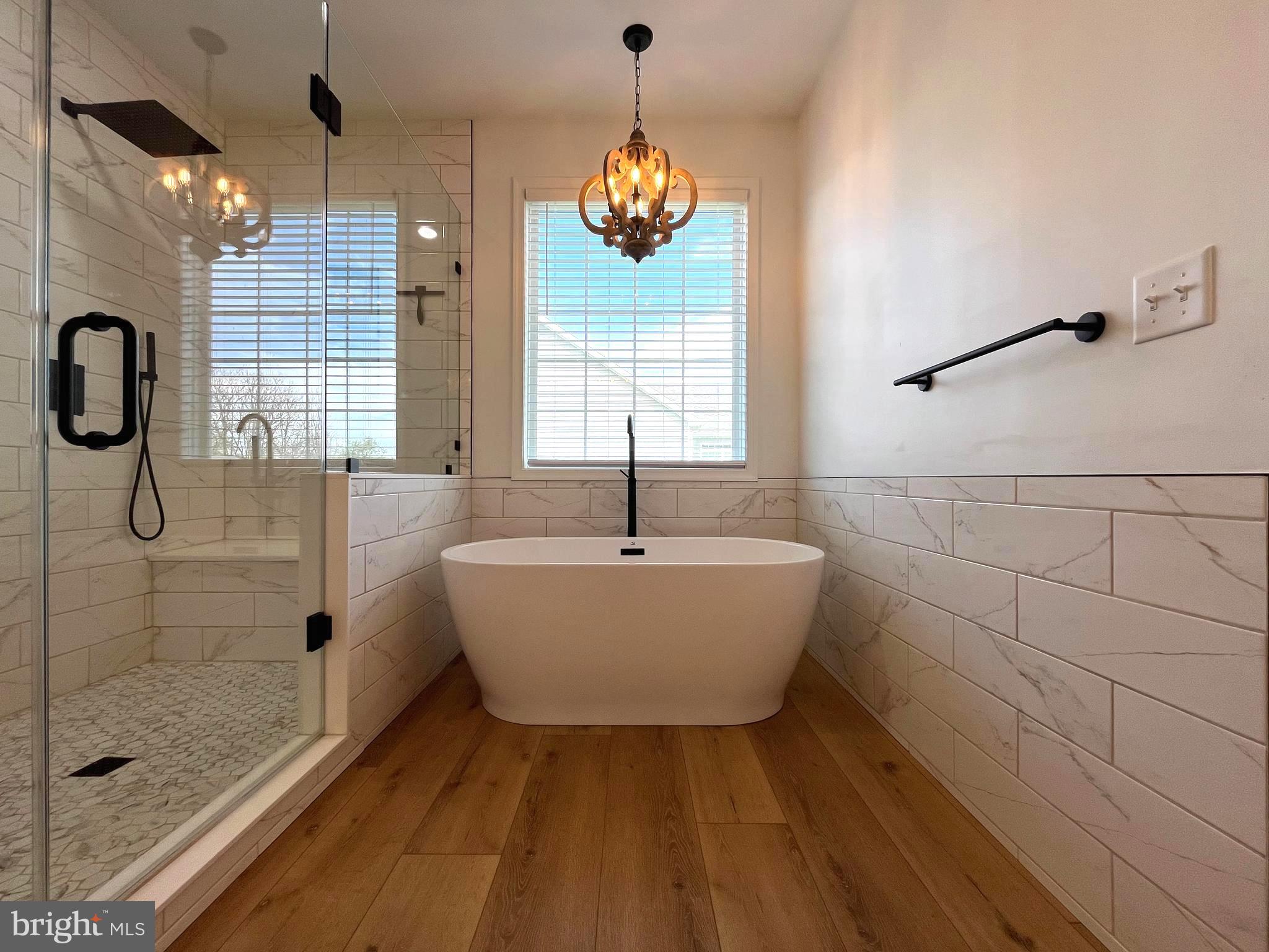 APPLE KNOLLS ESTATES - Residential