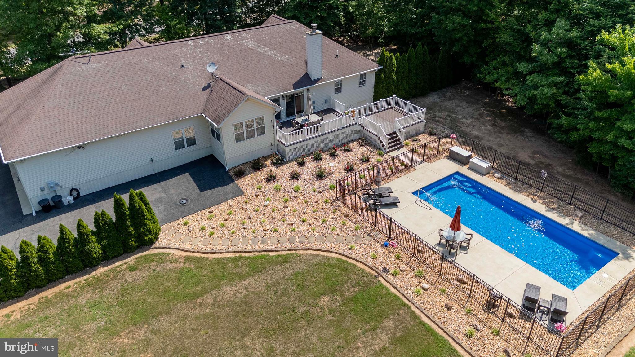 MAGNOLIA HARBOUR - Residential