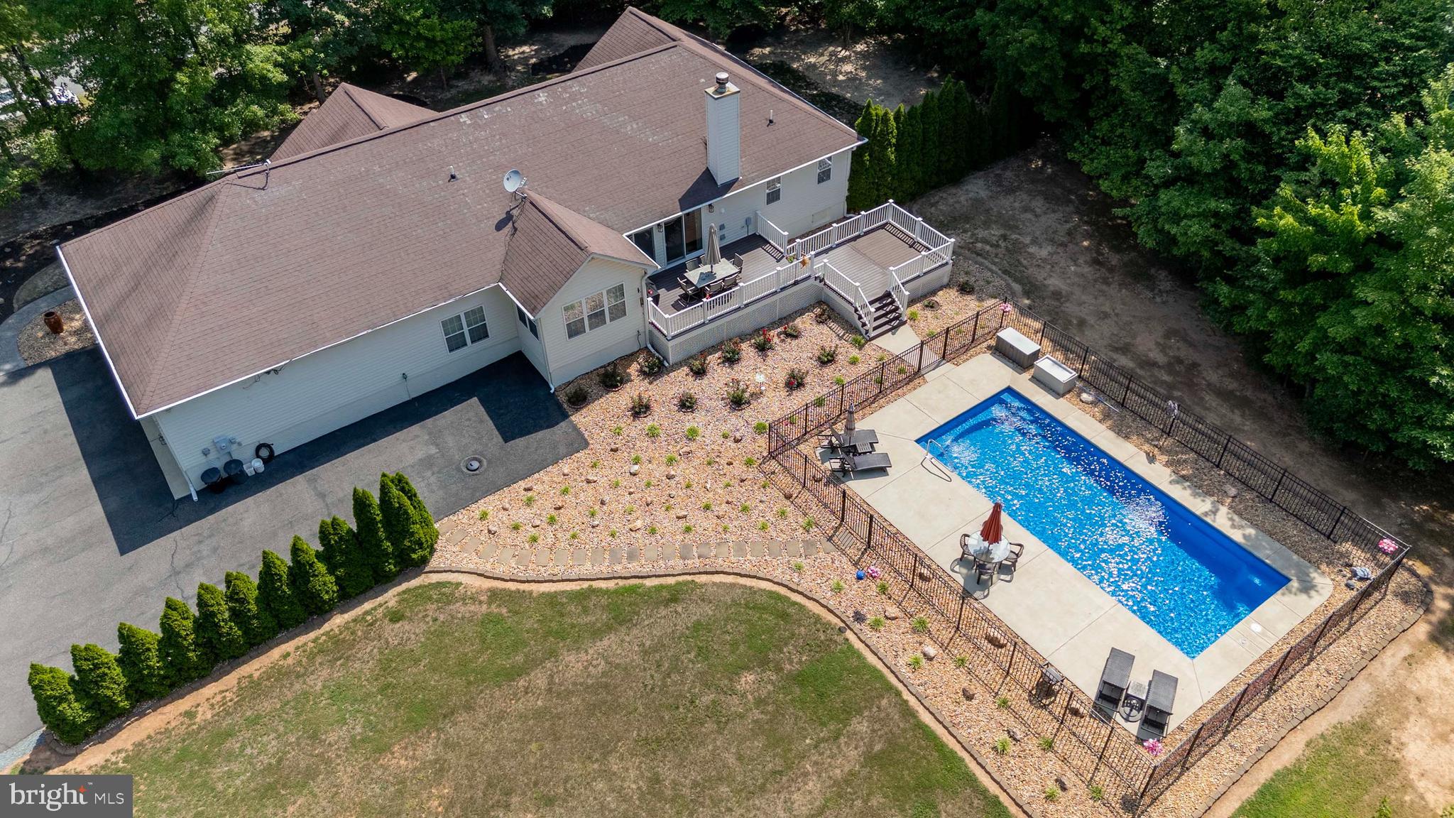 MAGNOLIA HARBOUR - Residential