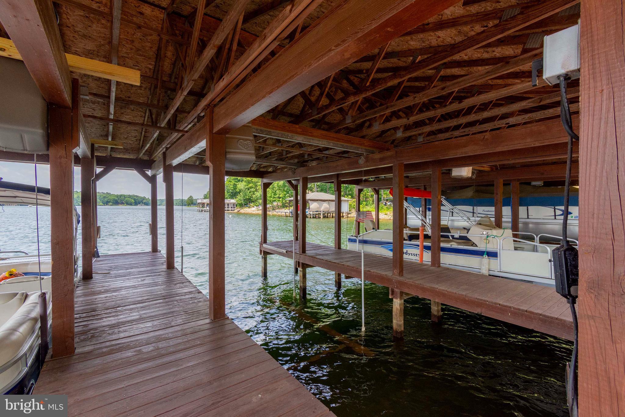MAGNOLIA HARBOUR - Residential