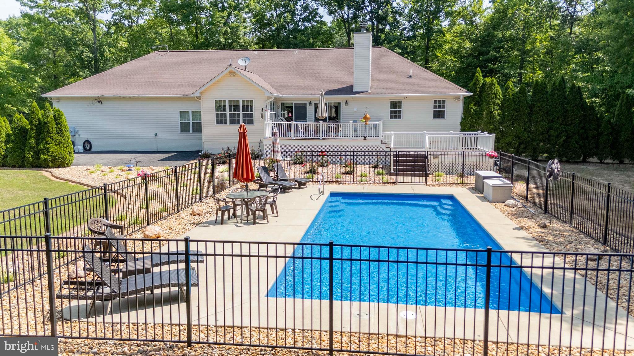 MAGNOLIA HARBOUR - Residential