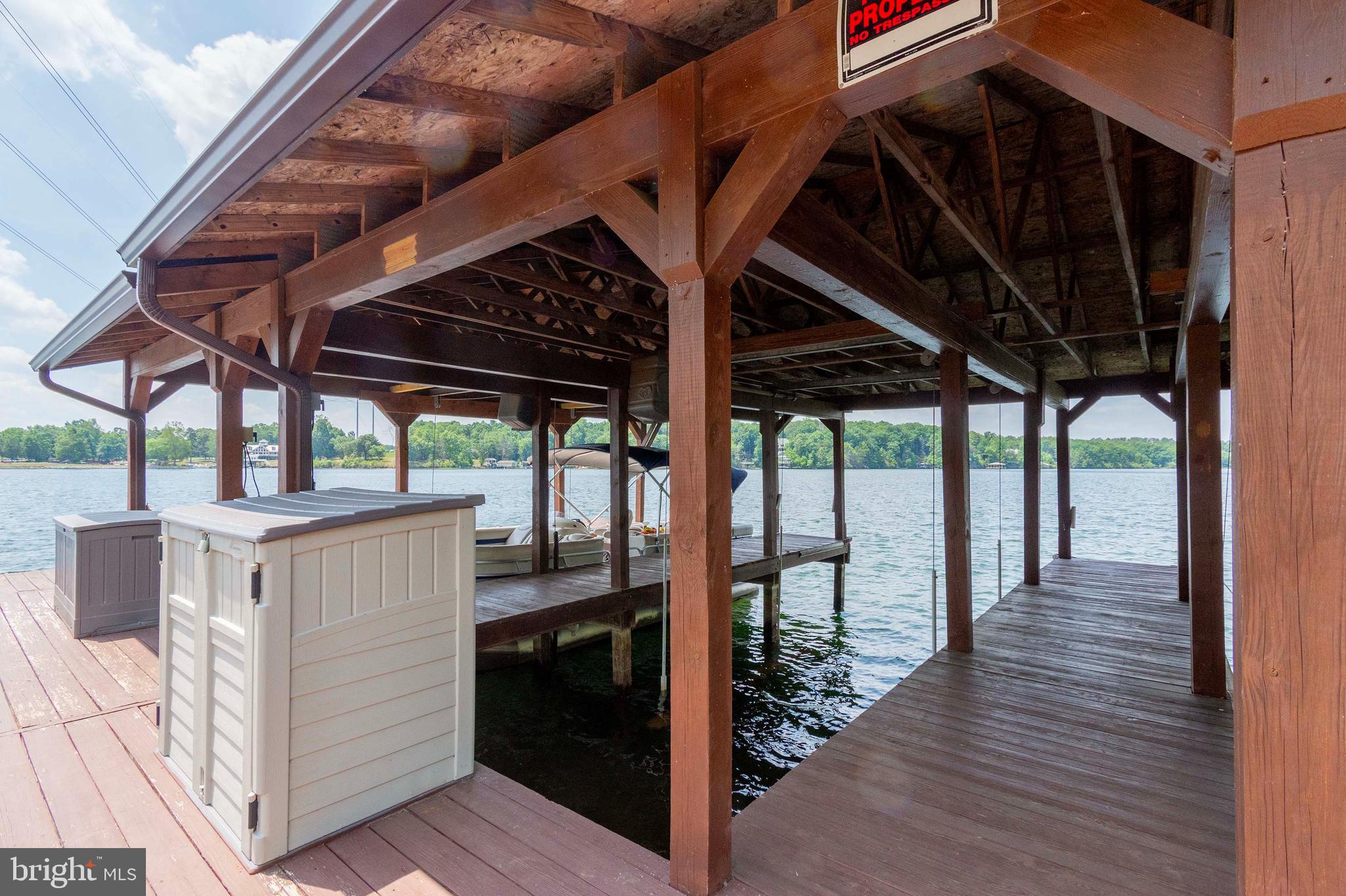 MAGNOLIA HARBOUR - Residential