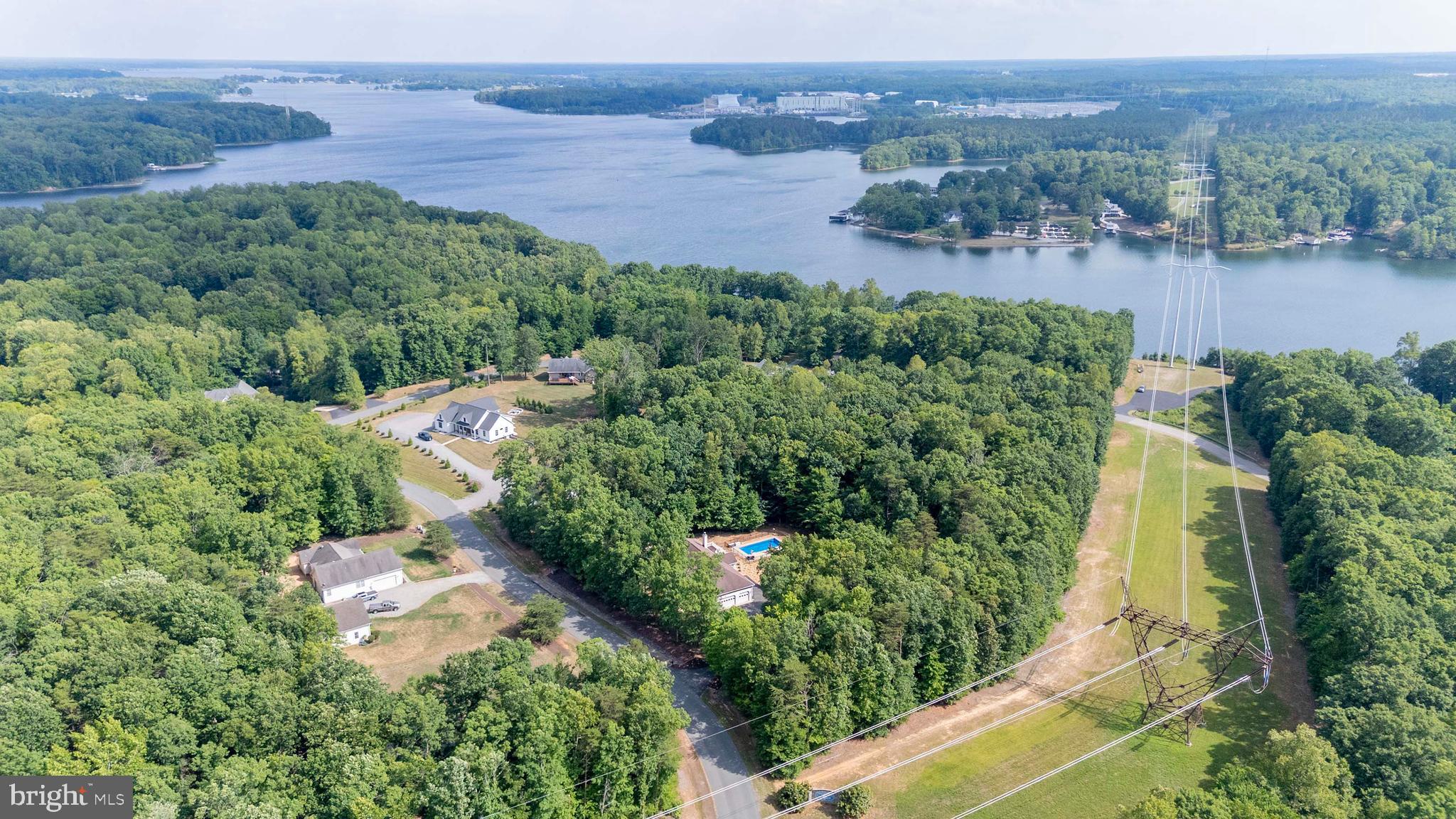 MAGNOLIA HARBOUR - Residential
