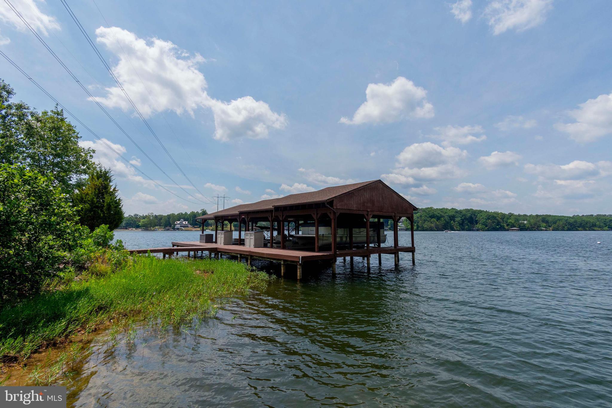 MAGNOLIA HARBOUR - Residential