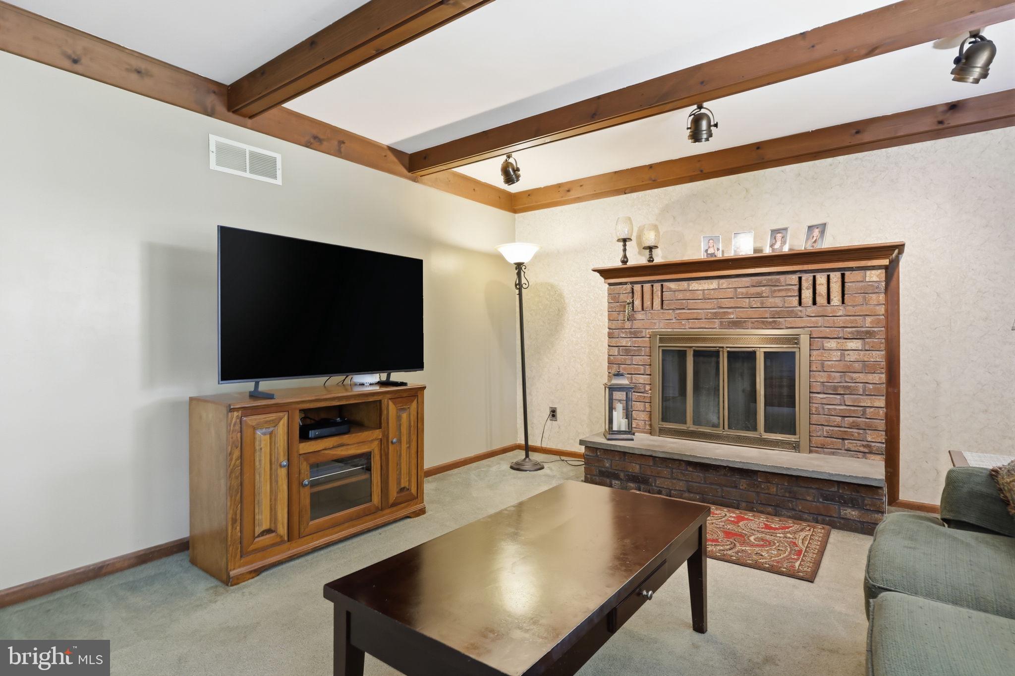 ABINGTON WOODS - Residential