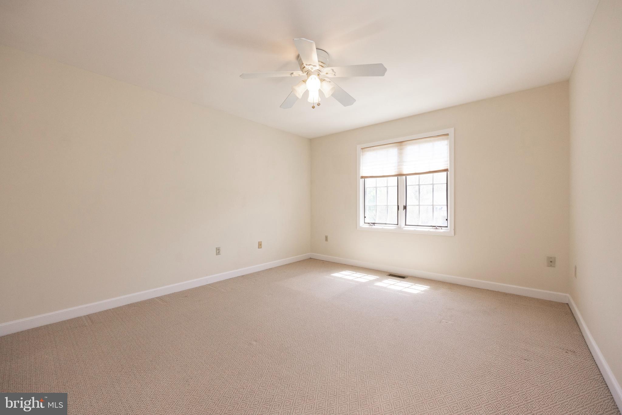 CAMBRIDGE CHASE - Residential