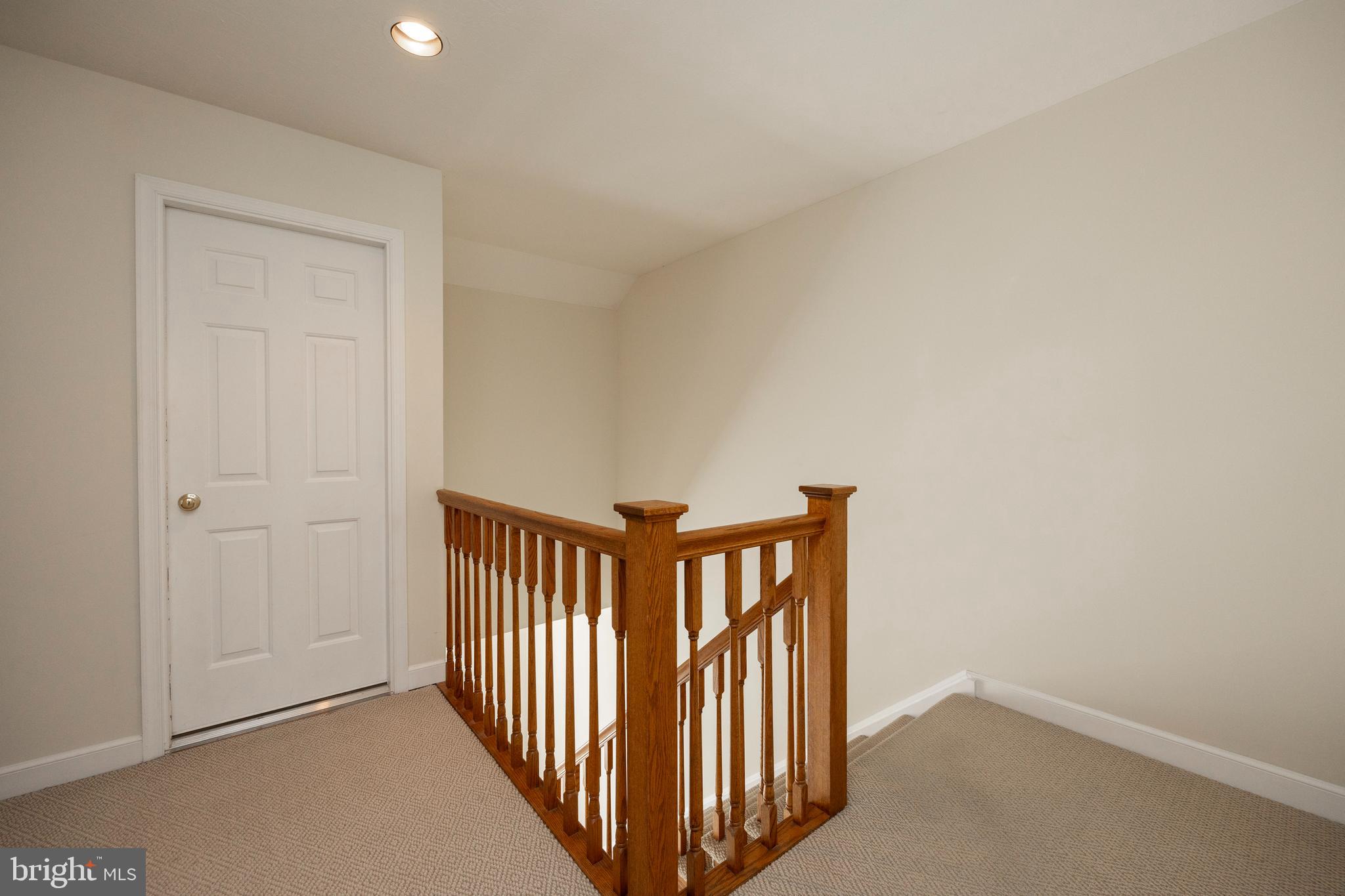 CAMBRIDGE CHASE - Residential