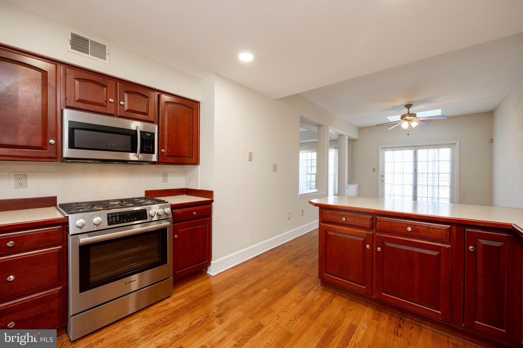CAMBRIDGE CHASE - Residential