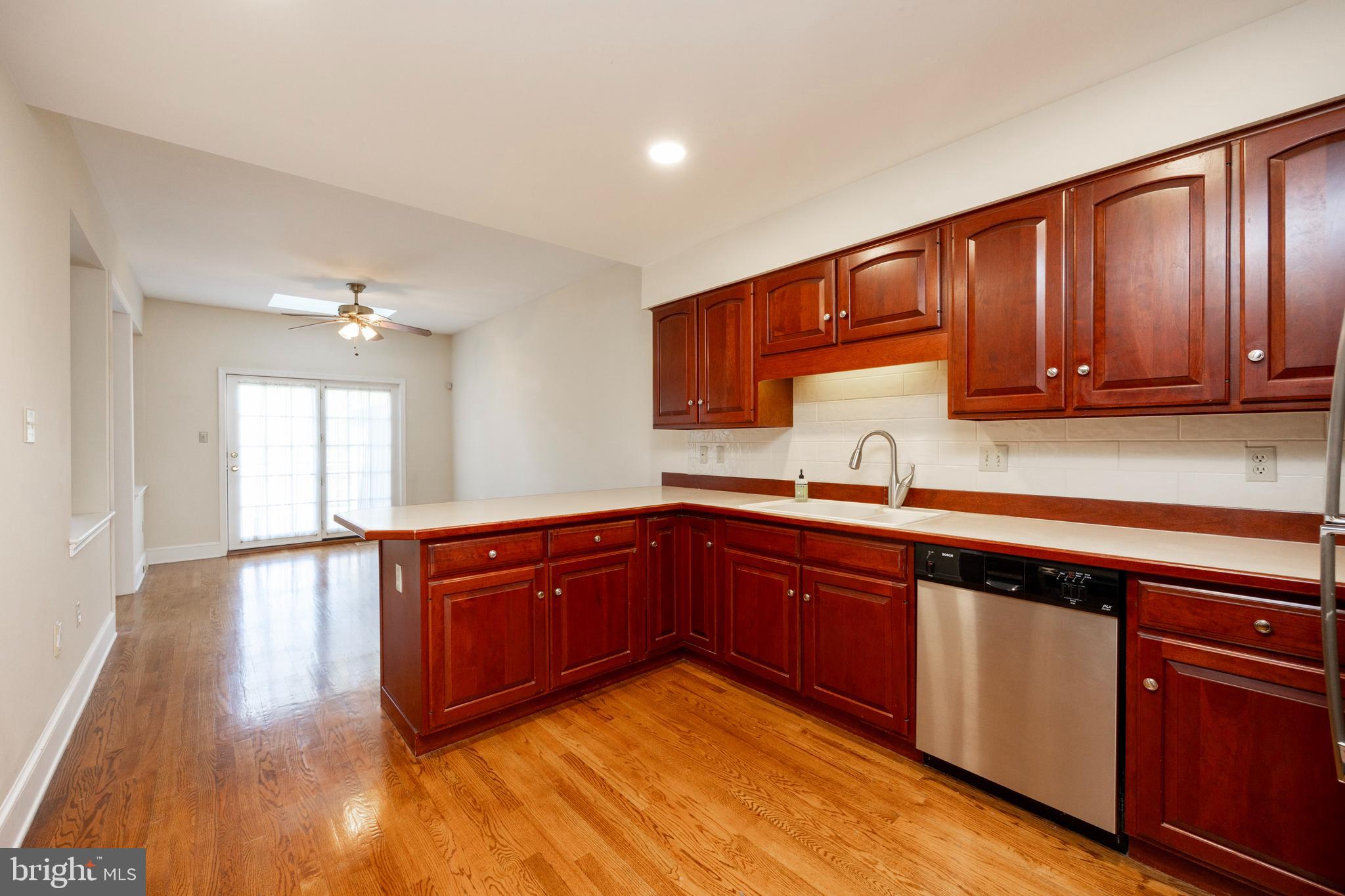 CAMBRIDGE CHASE - Residential