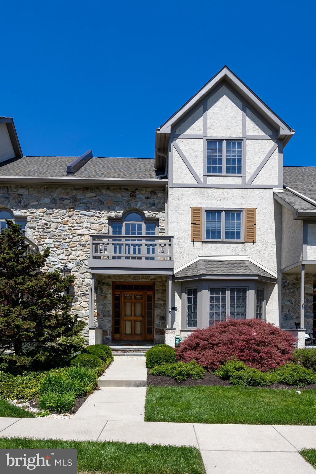CAMBRIDGE CHASE - Residential