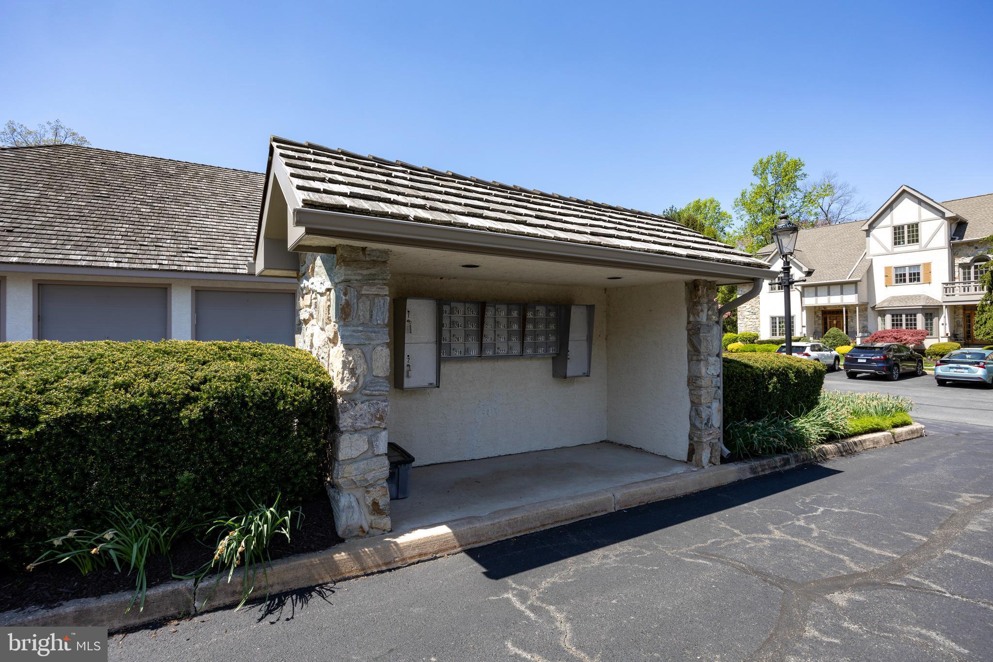 CAMBRIDGE CHASE - Residential
