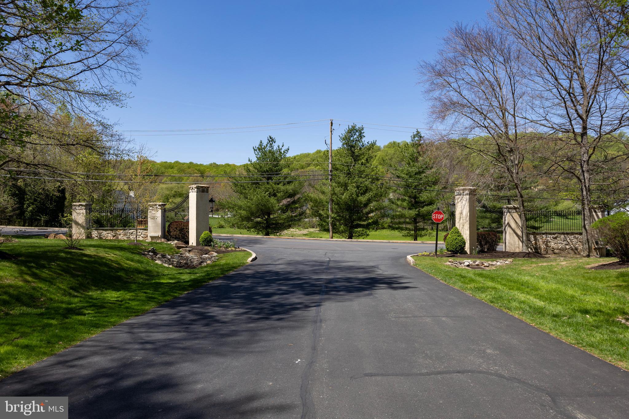 CAMBRIDGE CHASE - Residential