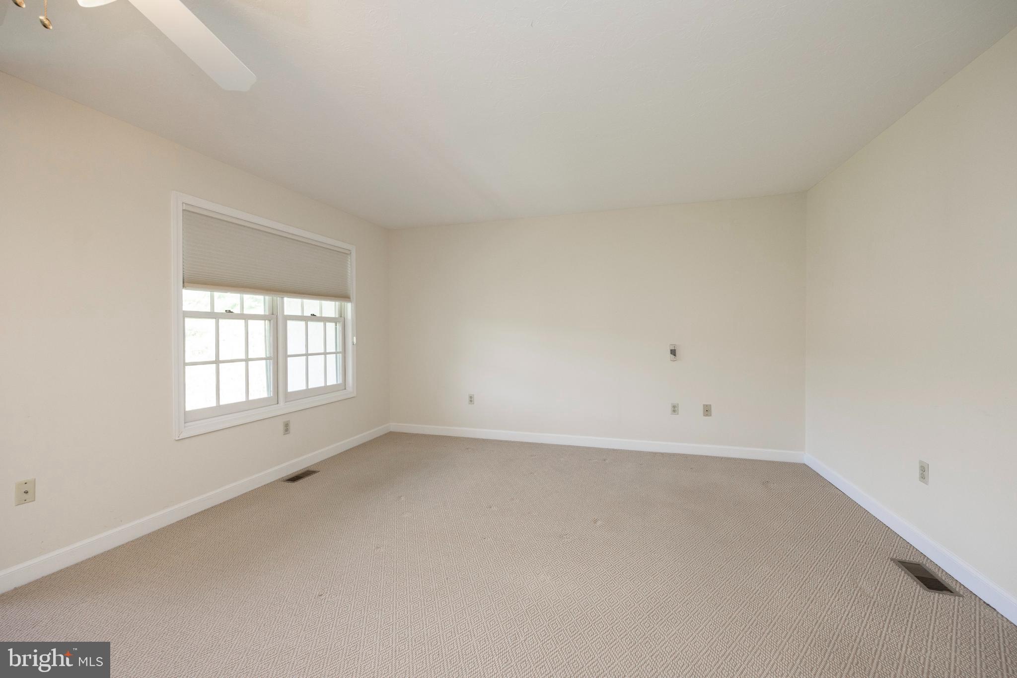 CAMBRIDGE CHASE - Residential