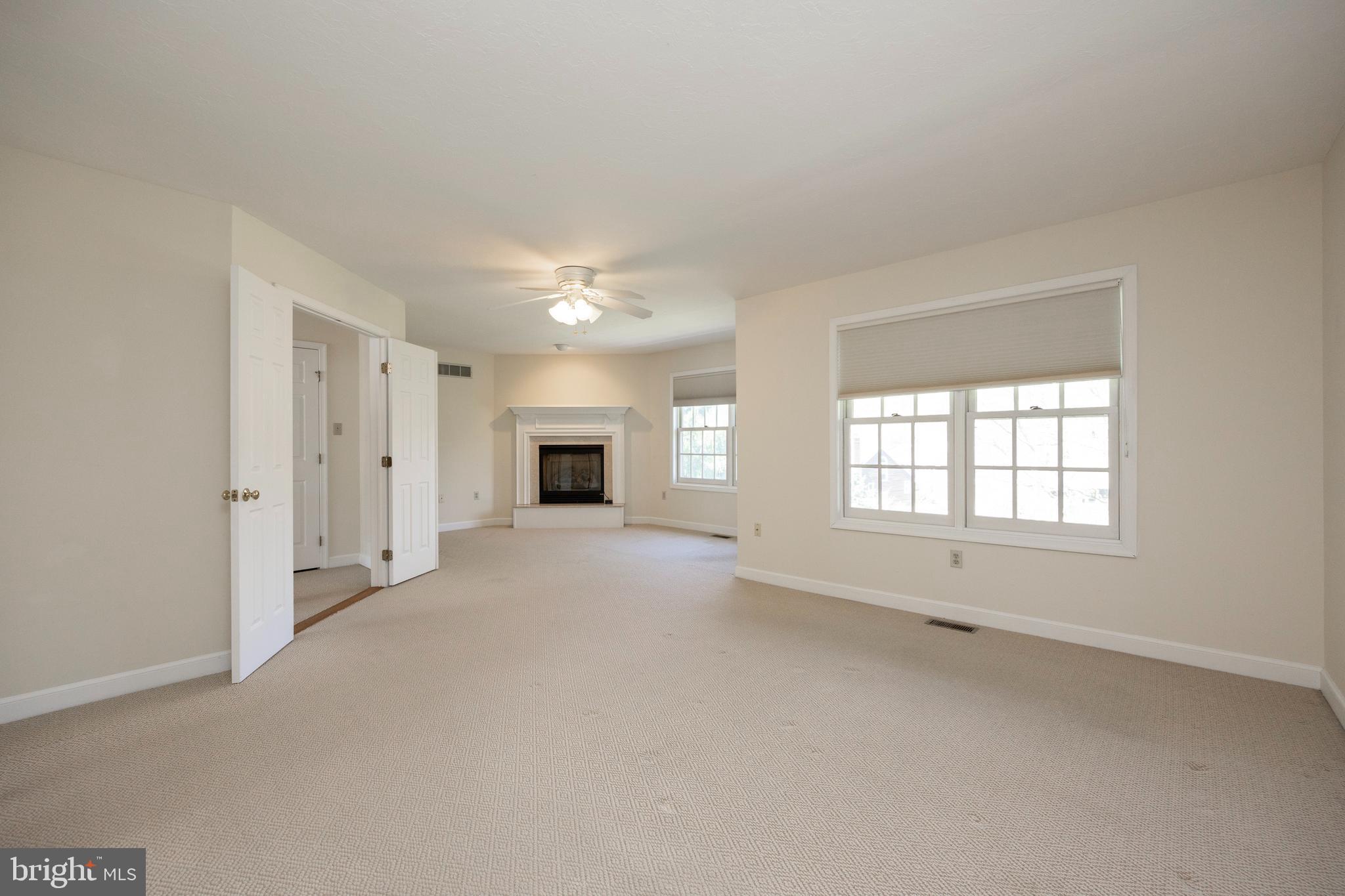 CAMBRIDGE CHASE - Residential