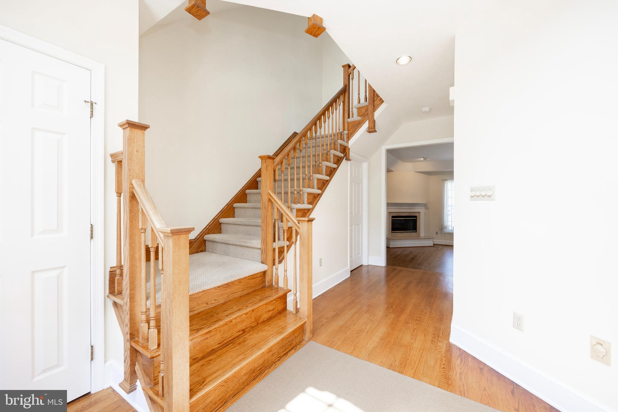 CAMBRIDGE CHASE - Residential