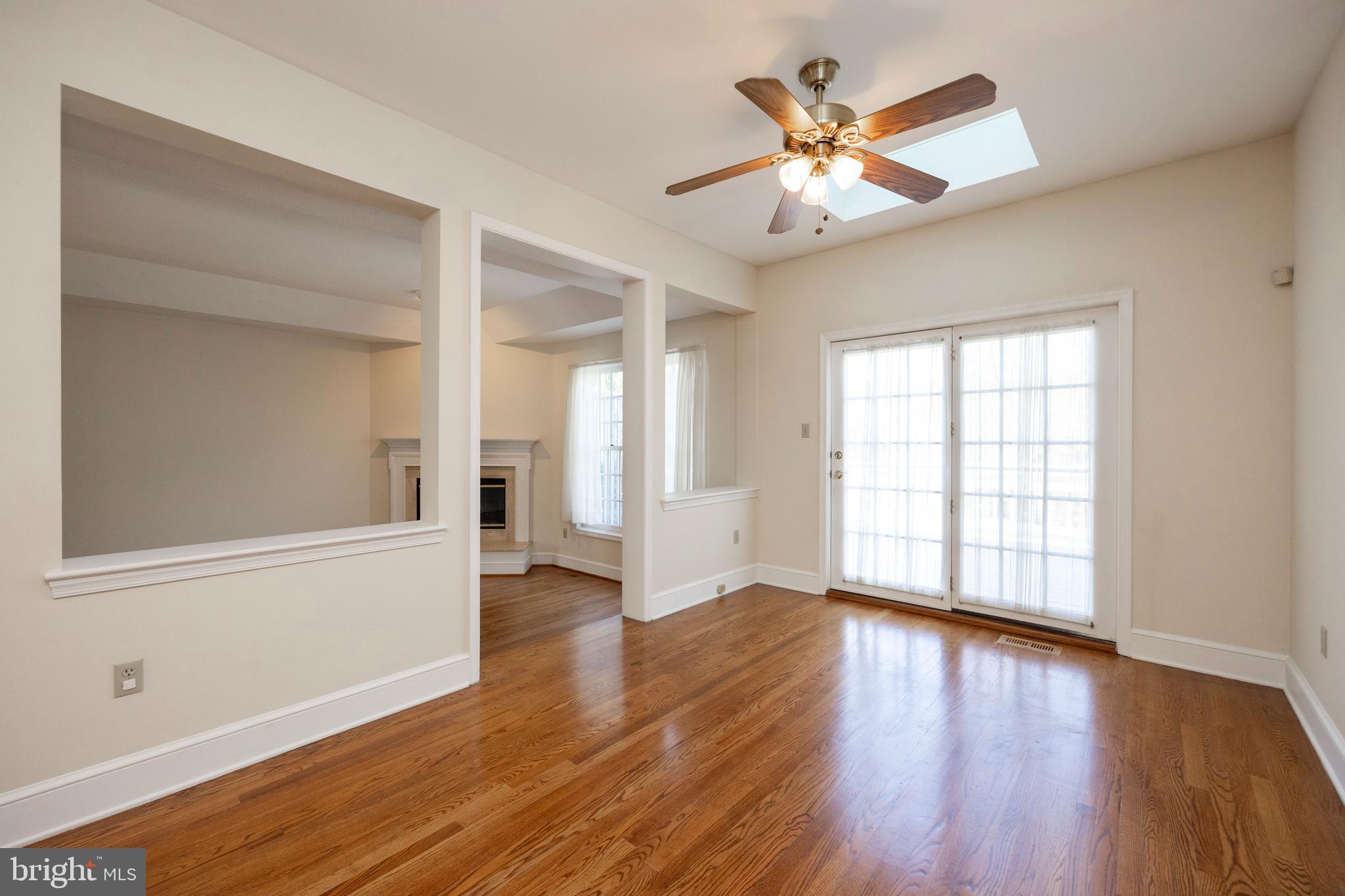 CAMBRIDGE CHASE - Residential