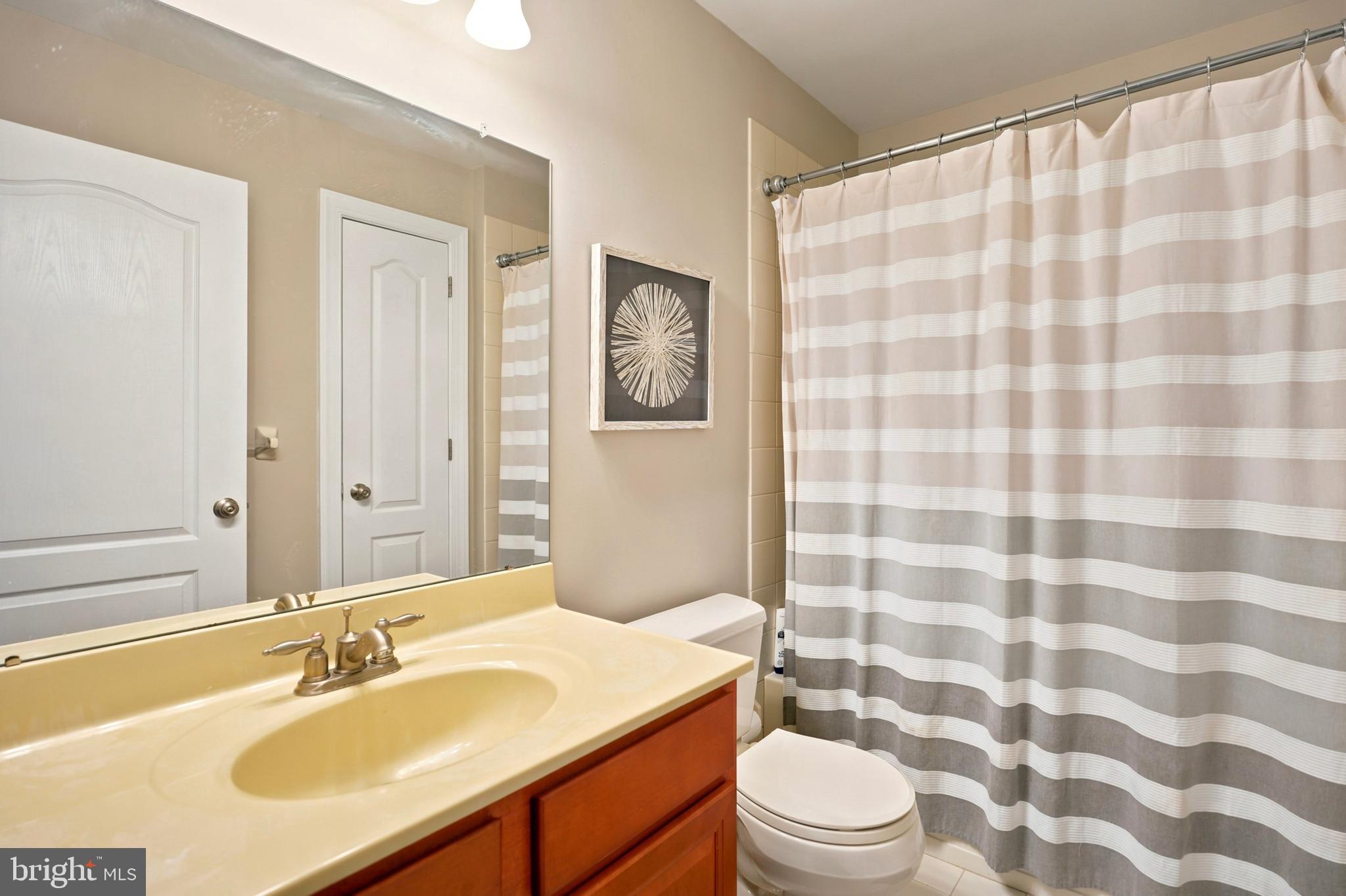TH AT HERITAGE CNTR - Residential