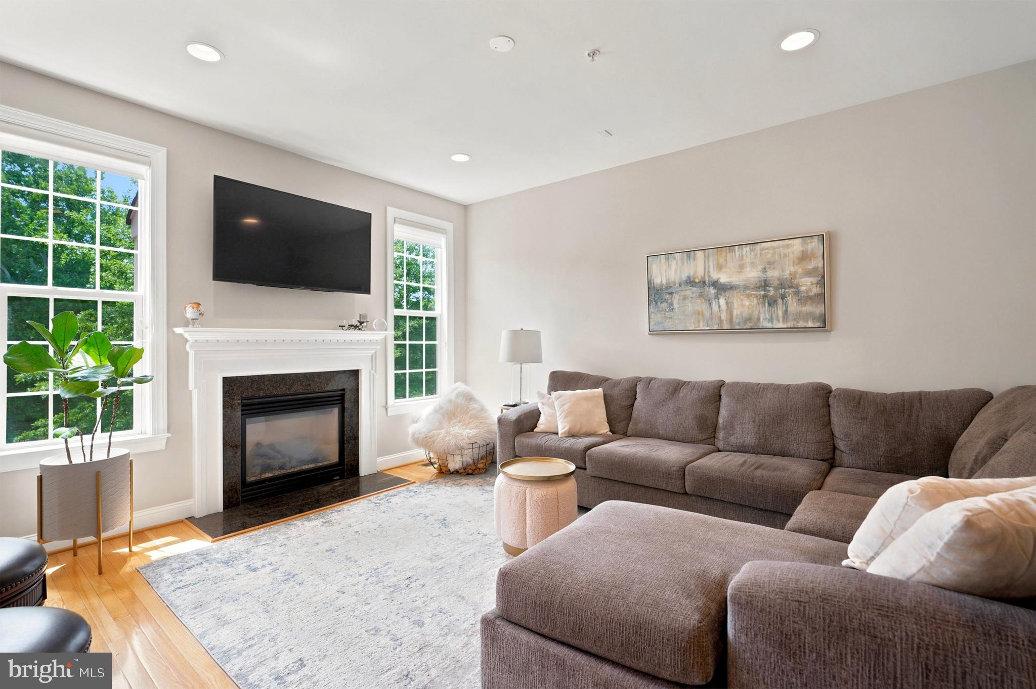 TH AT HERITAGE CNTR - Residential