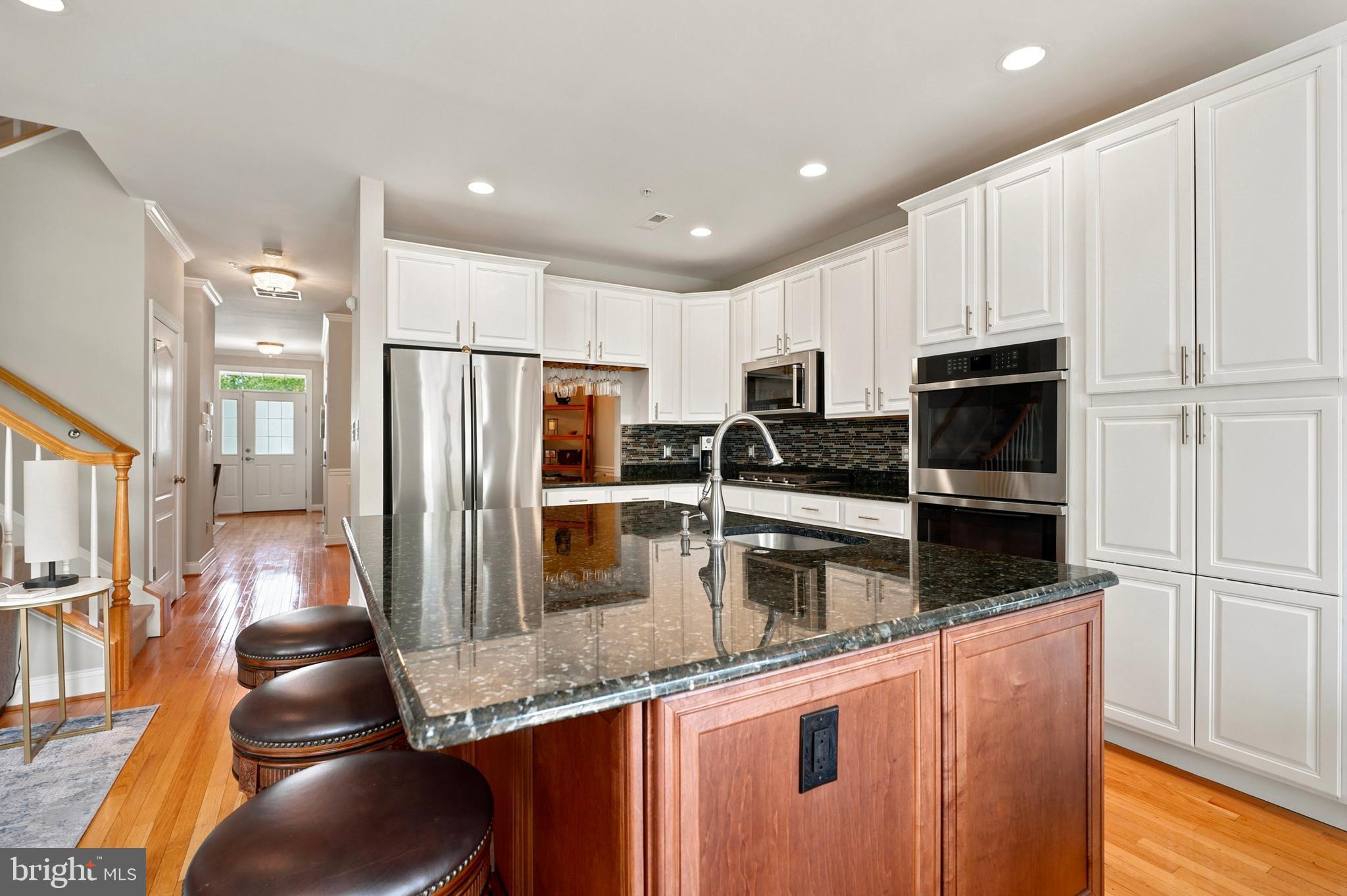 TH AT HERITAGE CNTR - Residential