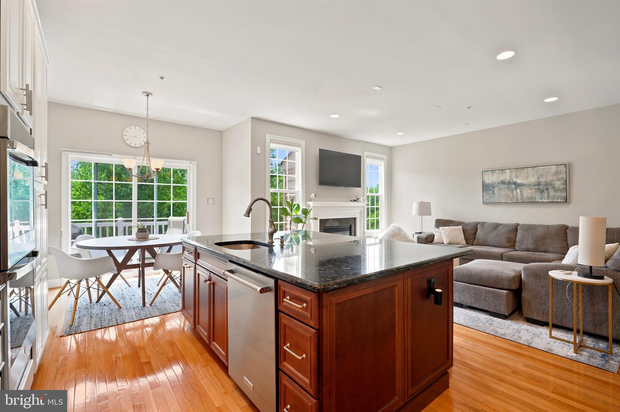 TH AT HERITAGE CNTR - Residential