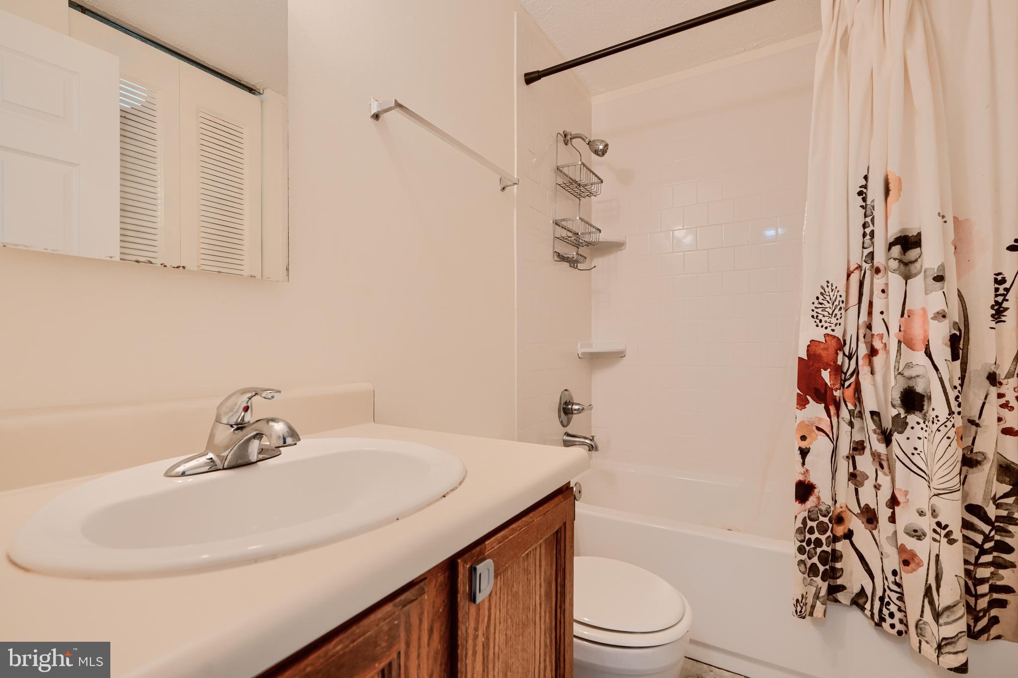 LAUREL VALLEY - Residential