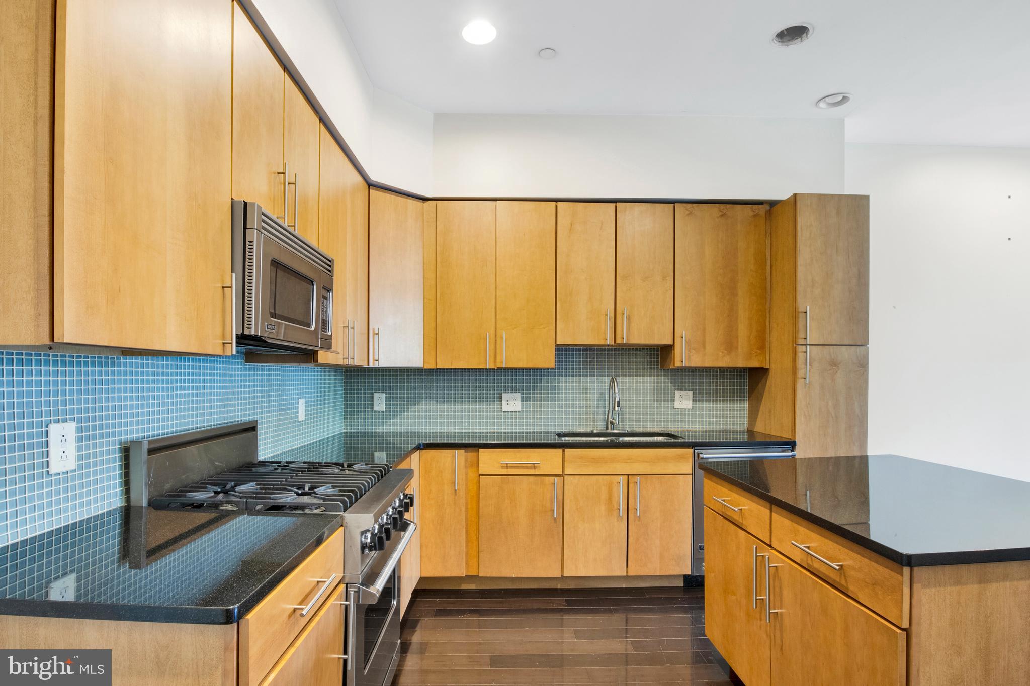 EAST FALLS - Residential