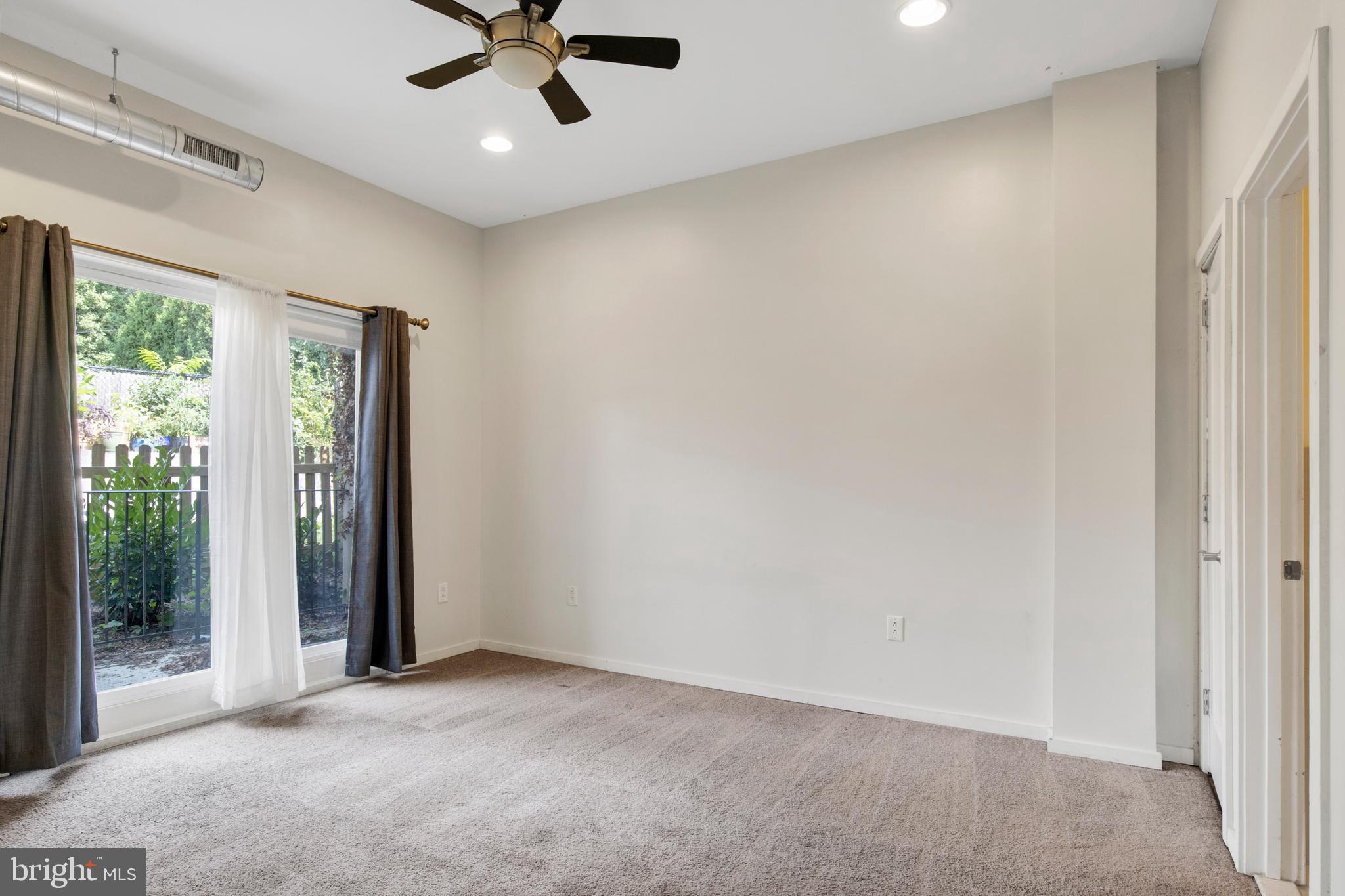 EAST FALLS - Residential