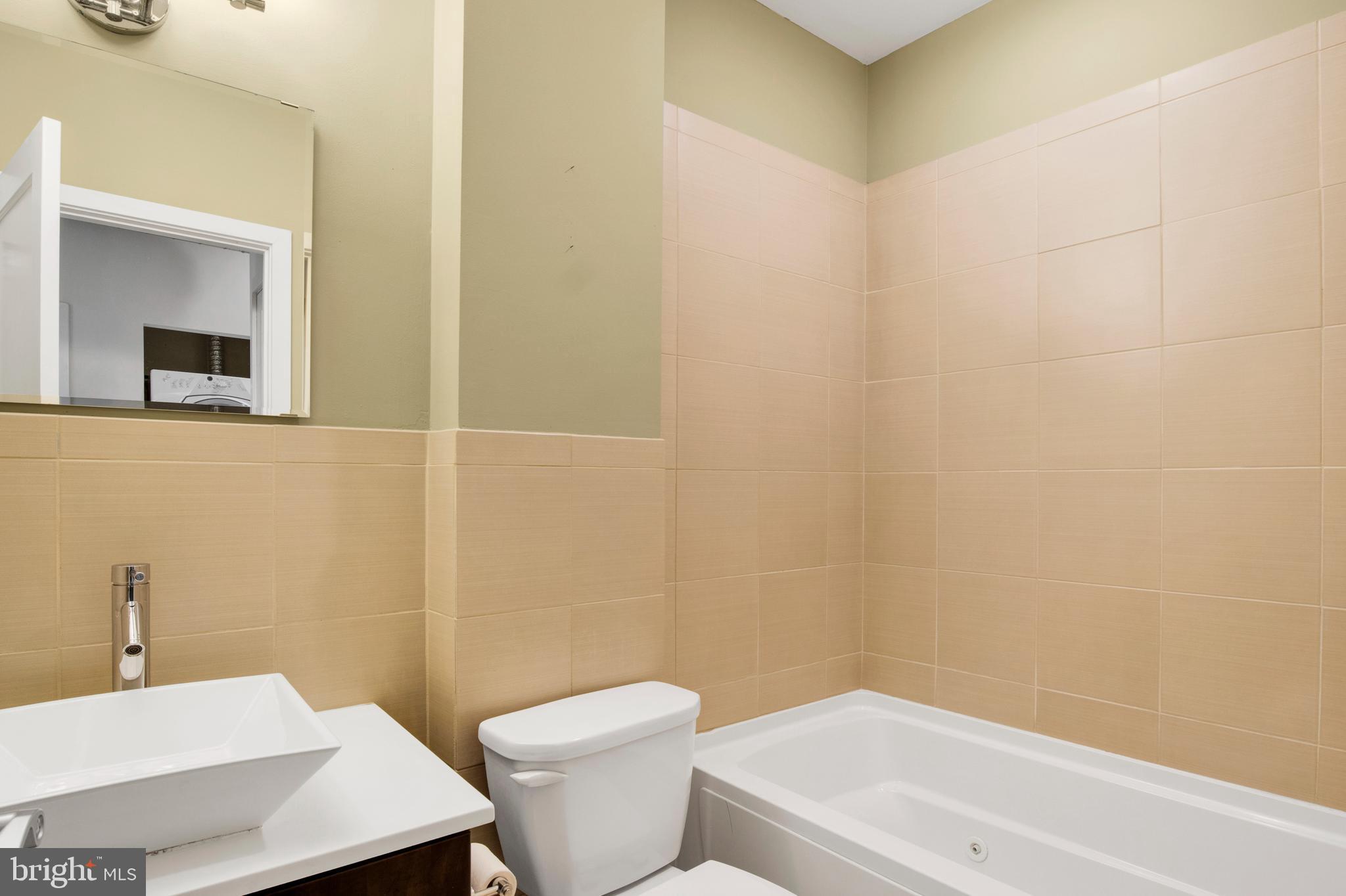 EAST FALLS - Residential