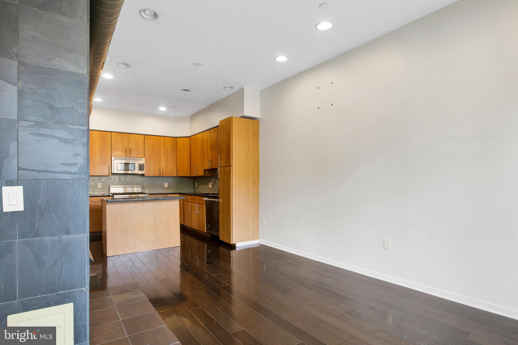 EAST FALLS - Residential