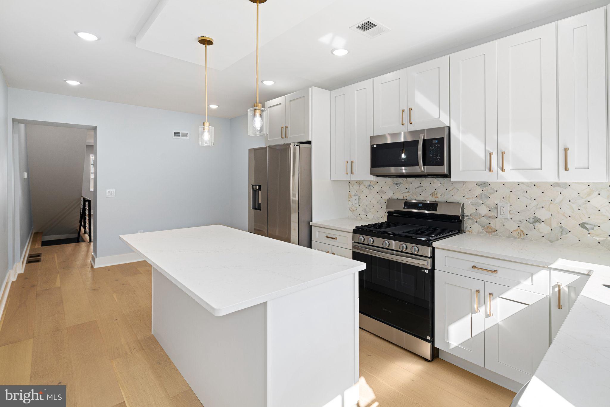 PORT RICHMOND - Residential
