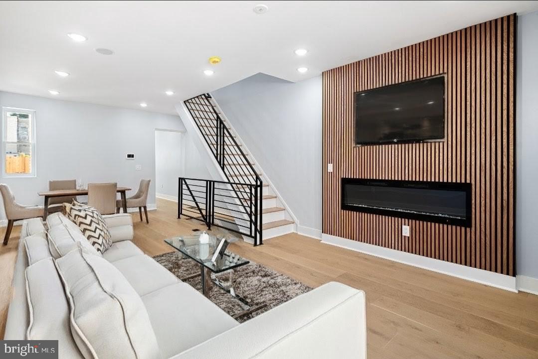 PORT RICHMOND - Residential