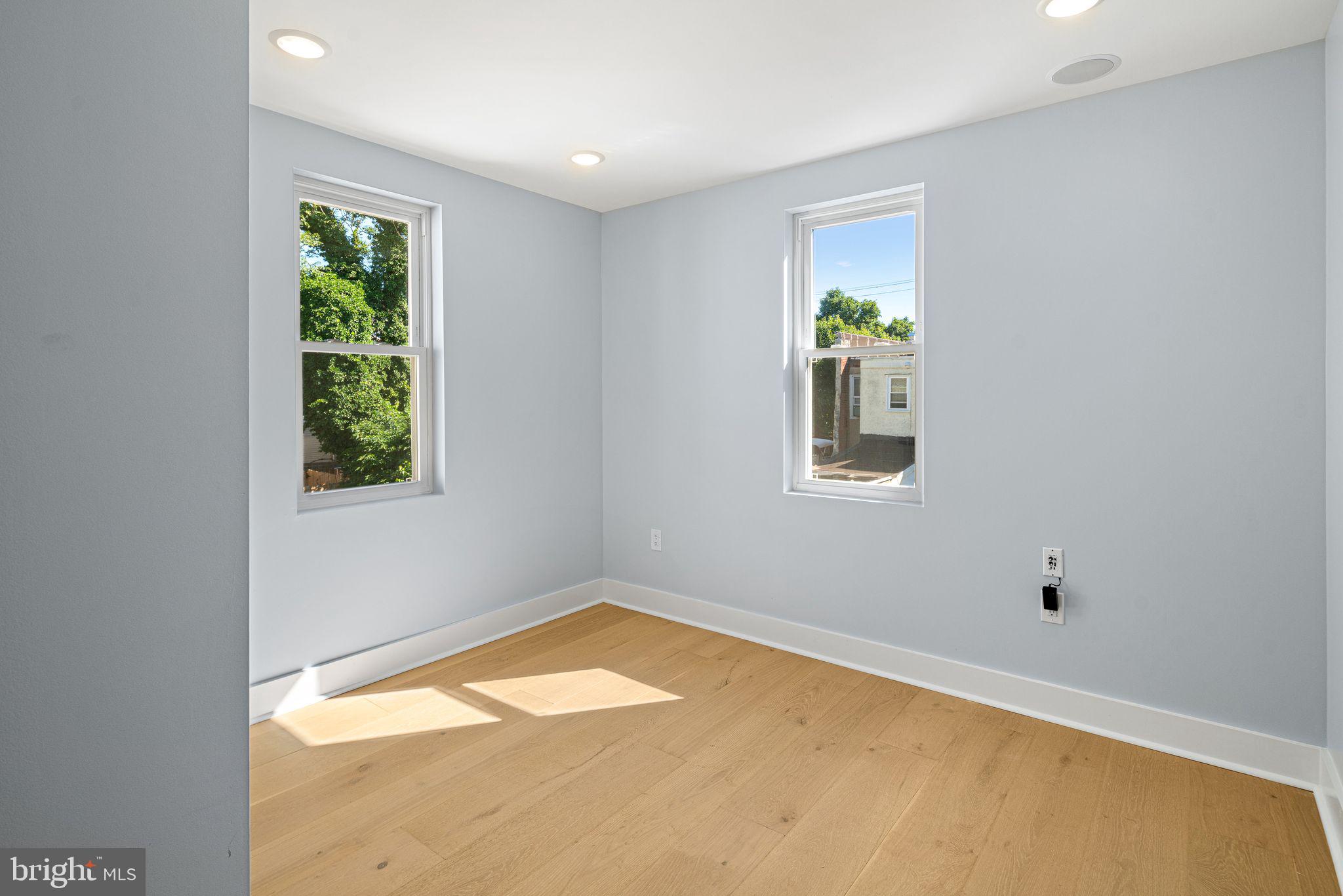 PORT RICHMOND - Residential