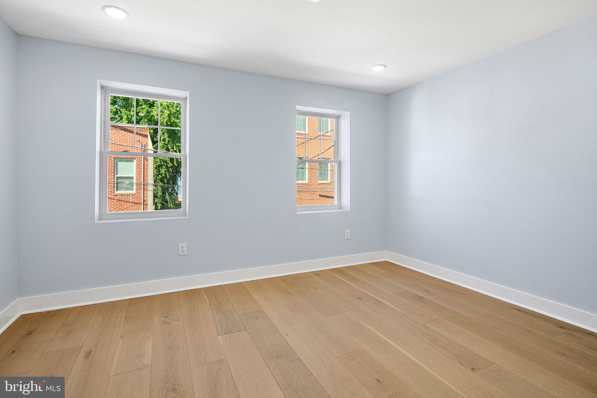 PORT RICHMOND - Residential
