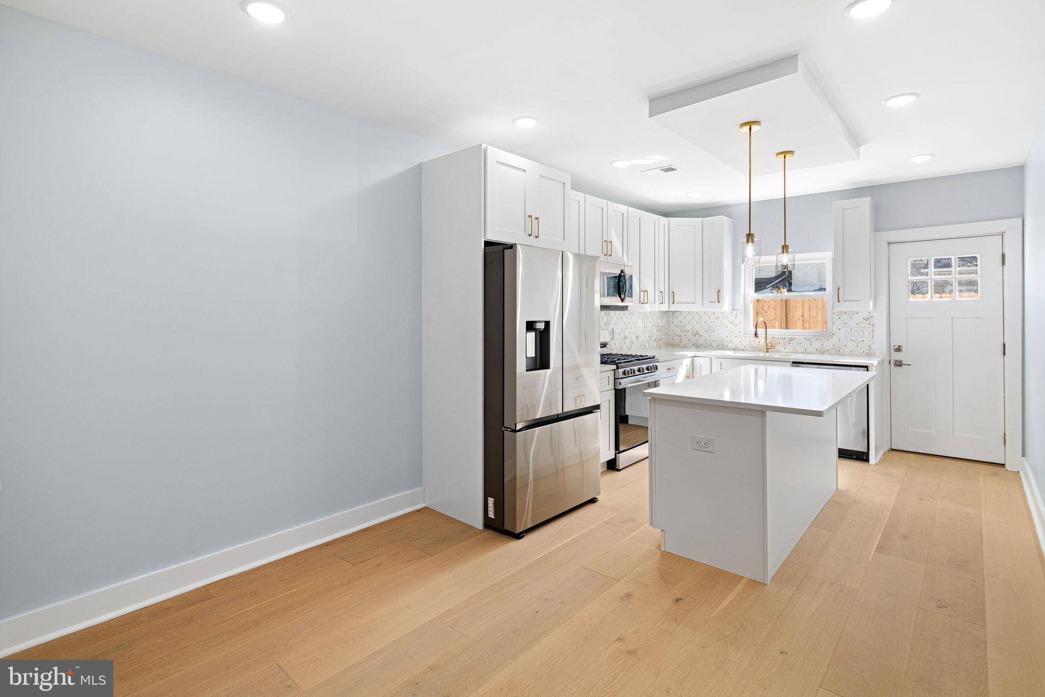 PORT RICHMOND - Residential