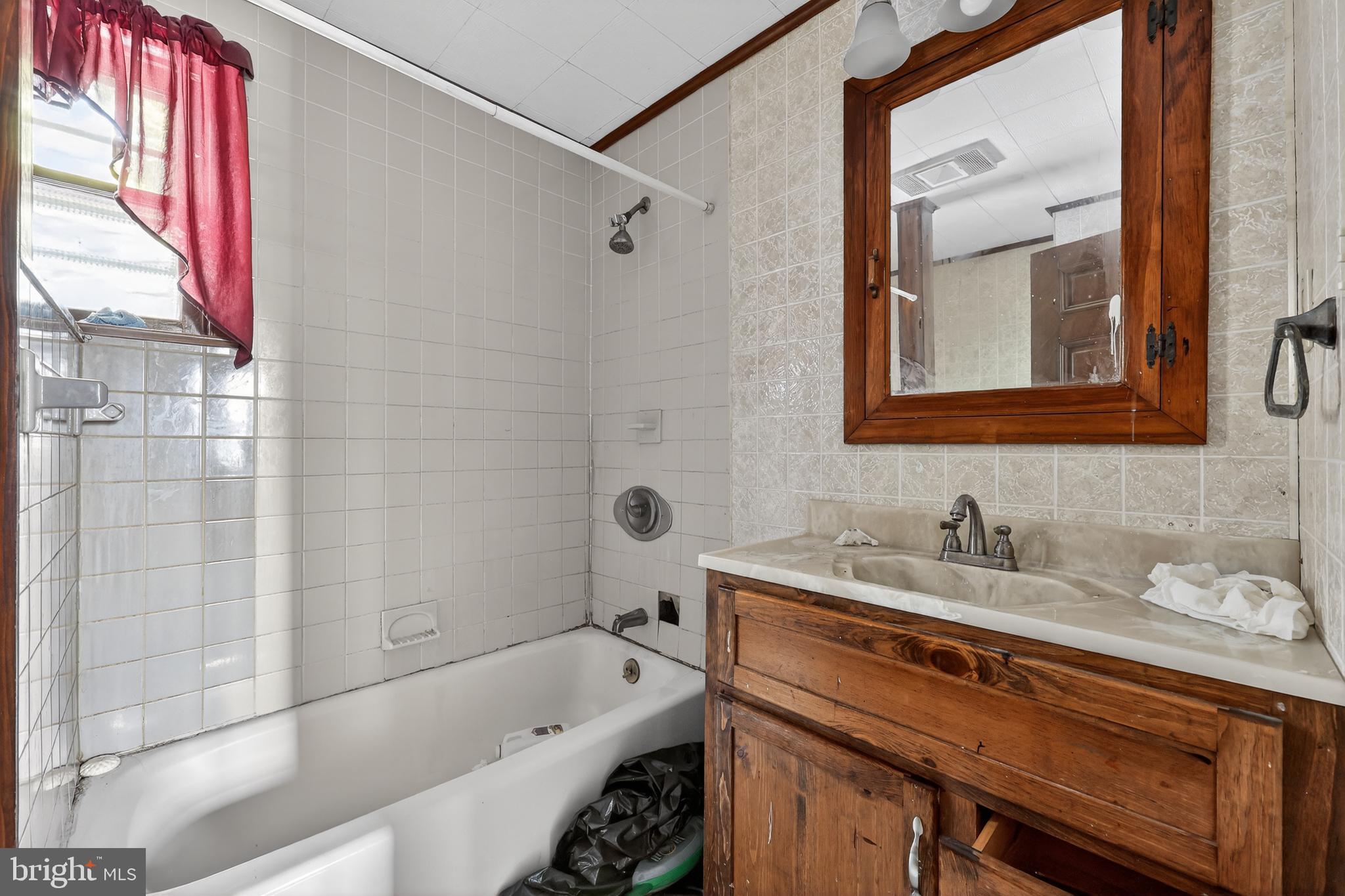 NONE AVAILABEL - Residential