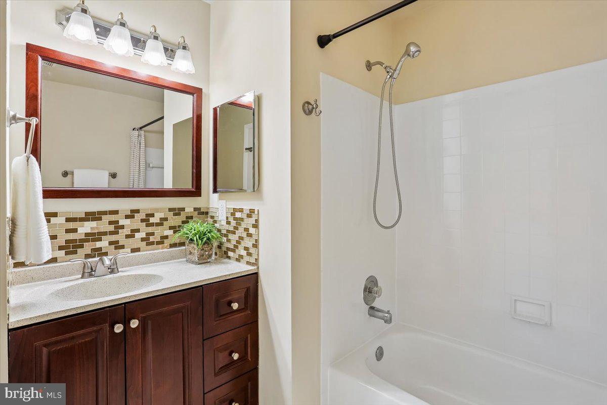 WILLOW COVE TOWNHOMES - Residential